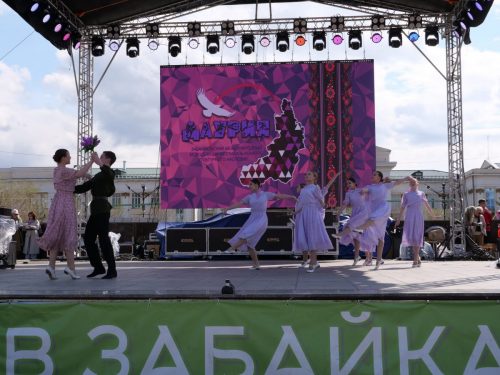P1076908